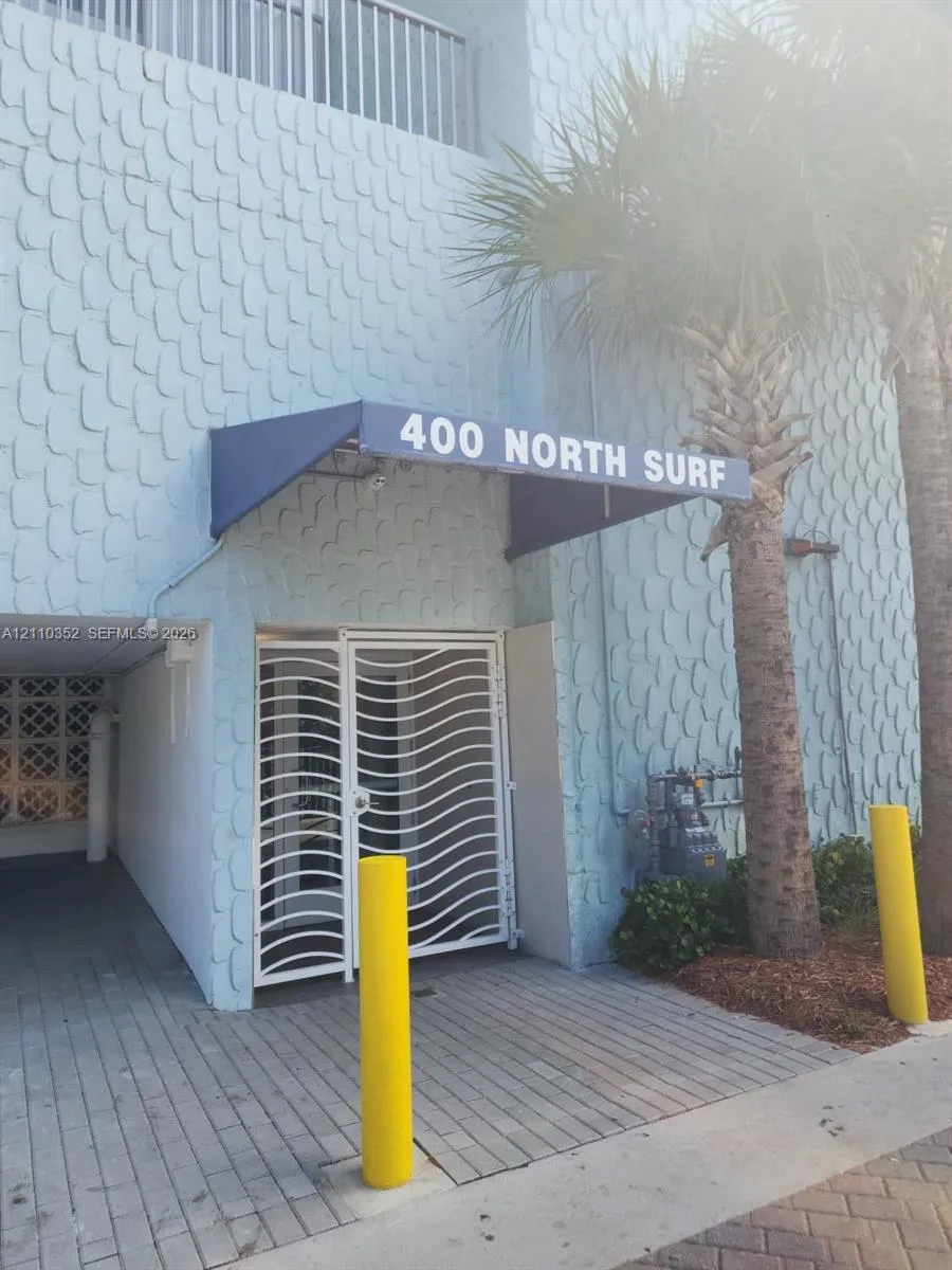 400 N Surf Road #902