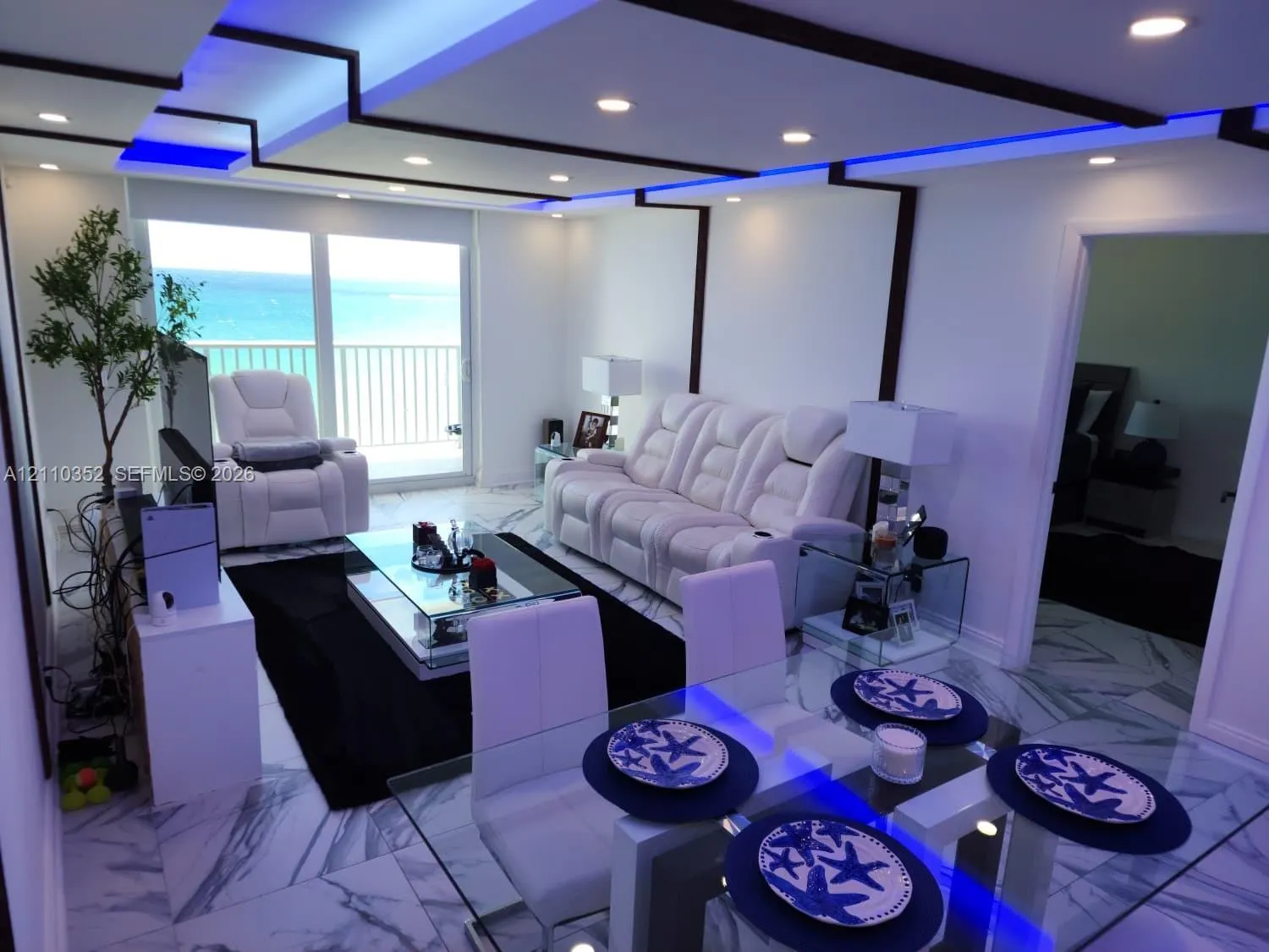 400 N Surf Road #902