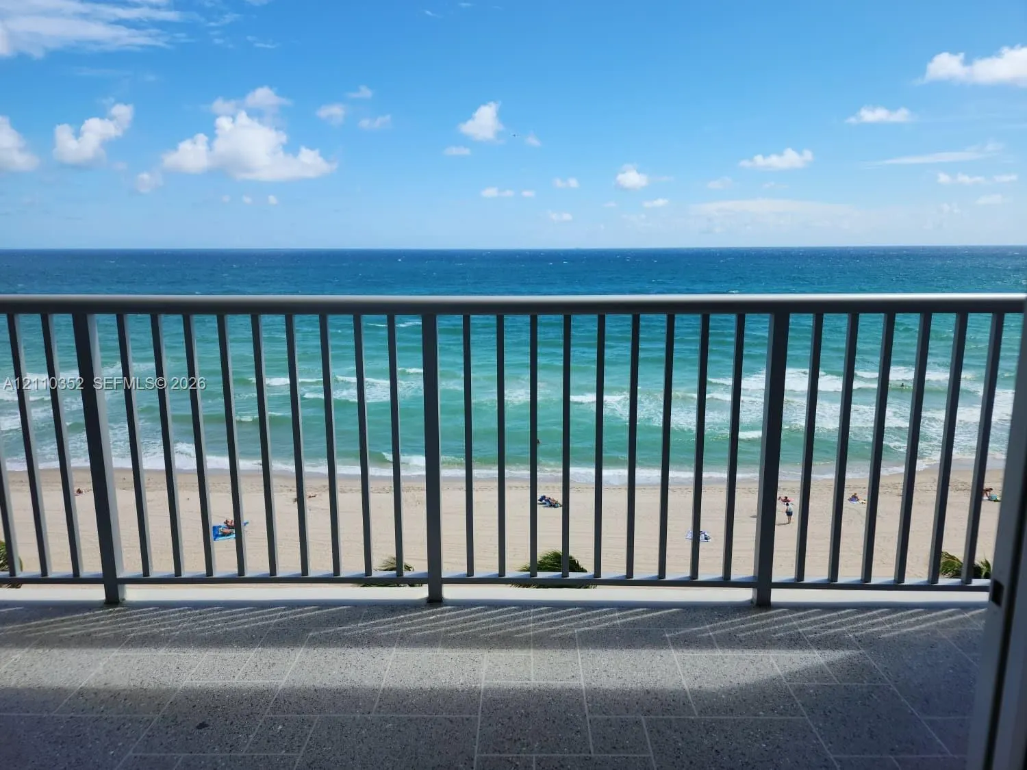 400 N Surf Road #902