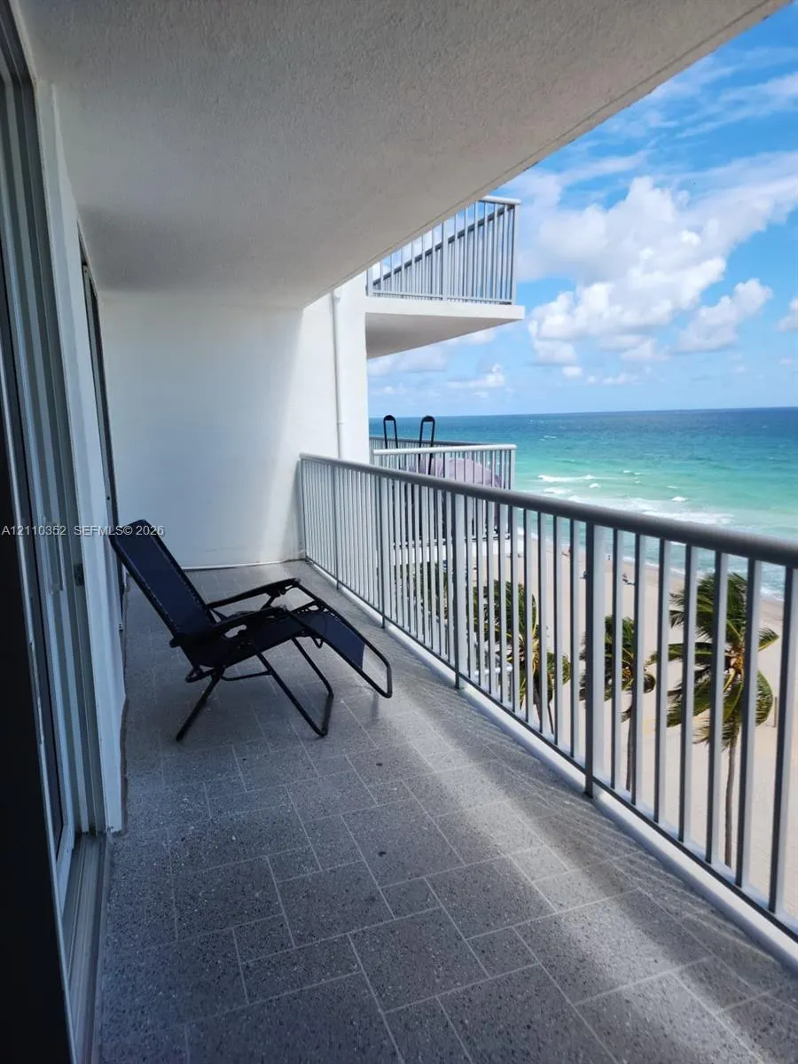 400 N Surf Road #902
