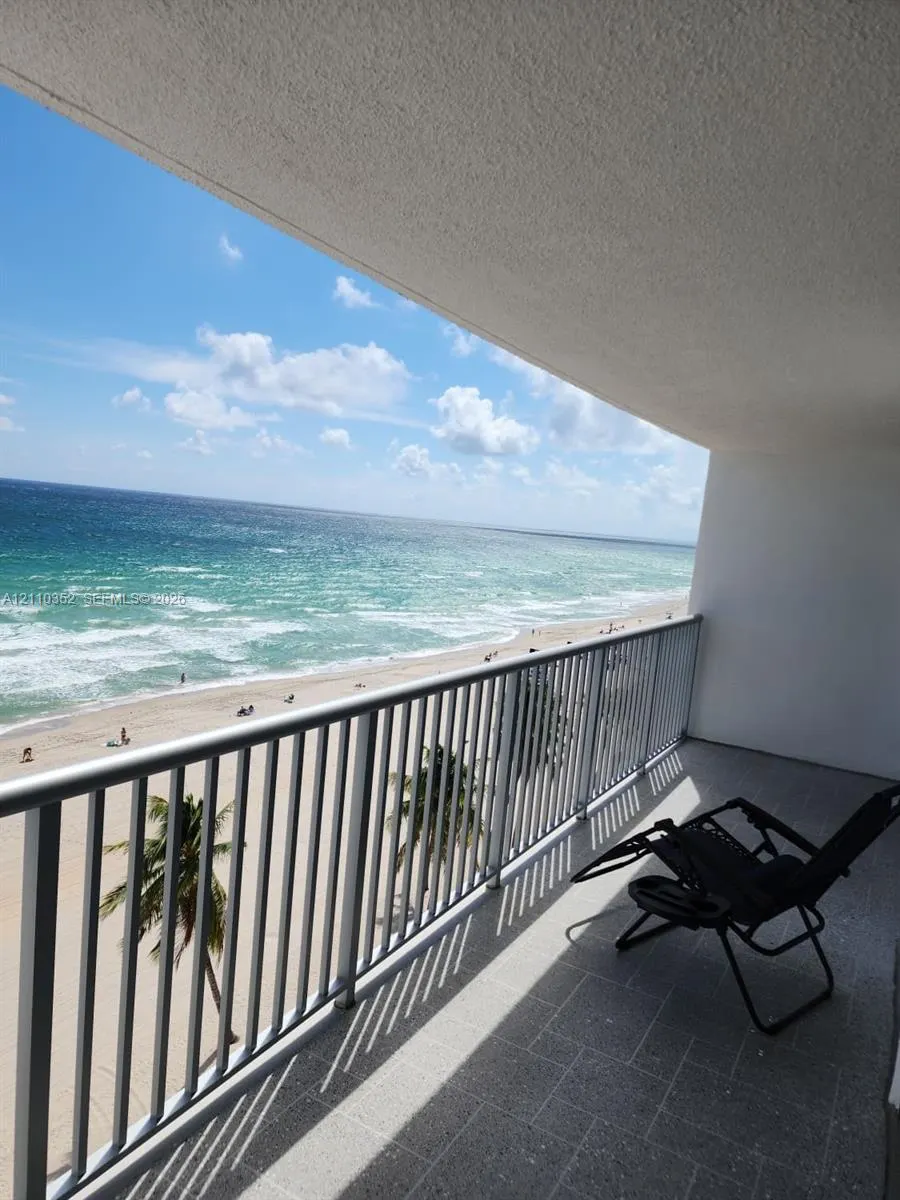 400 N Surf Road #902