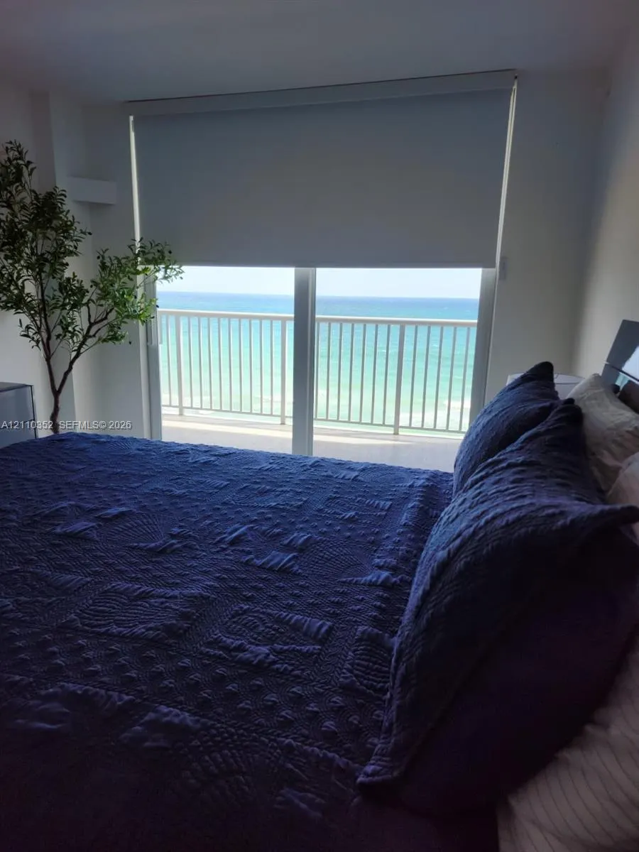 400 N Surf Road #902