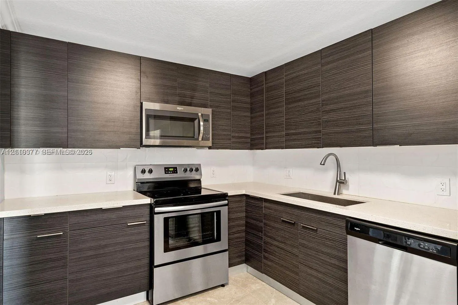 390 Racquet Club Road #202