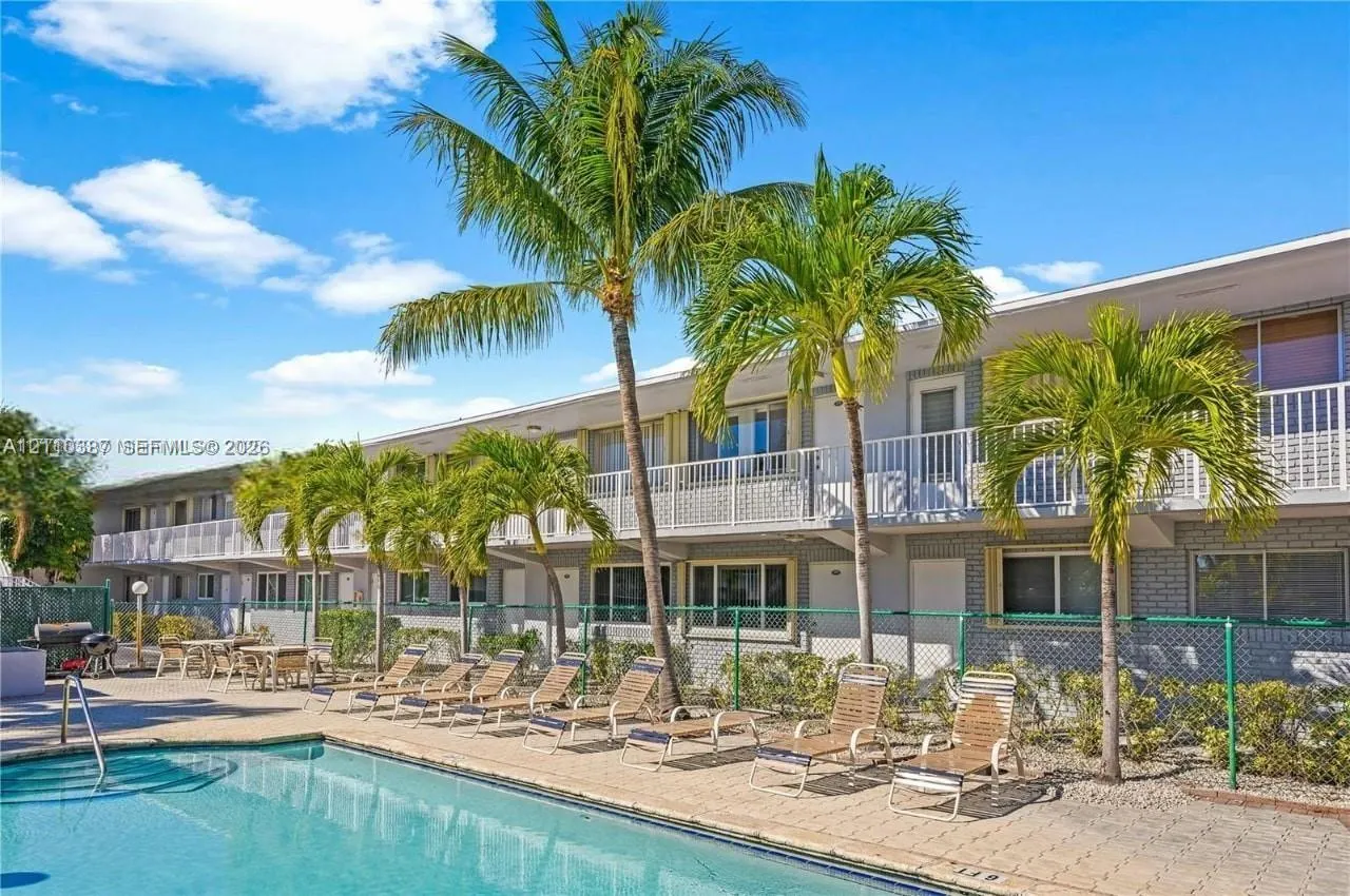 2175 NE 56th Street #107