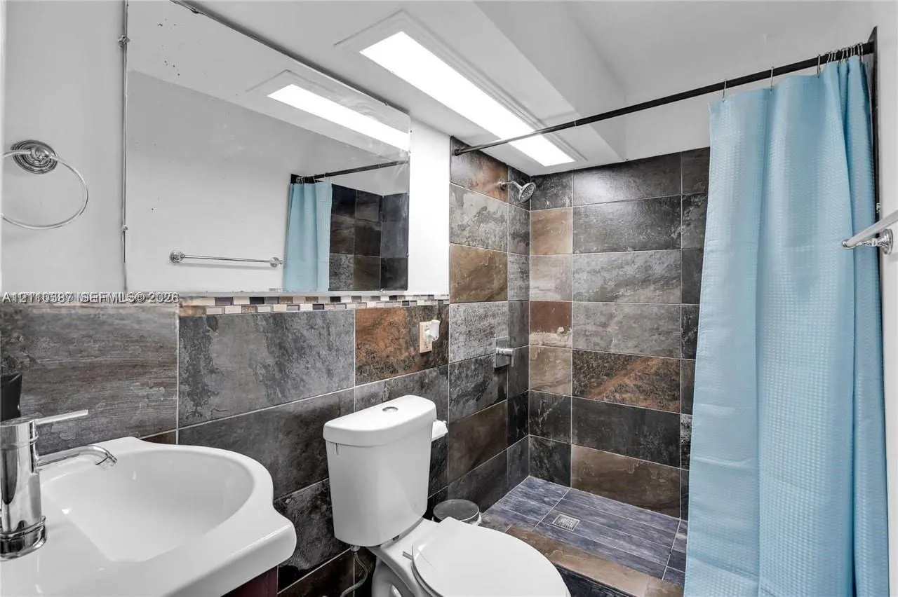 2175 NE 56th Street #107