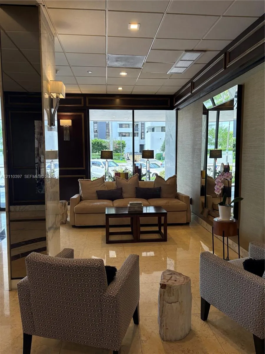 625 Biltmore Way #501