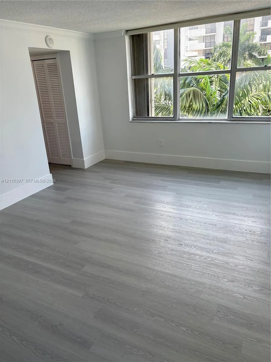625 Biltmore Way #501