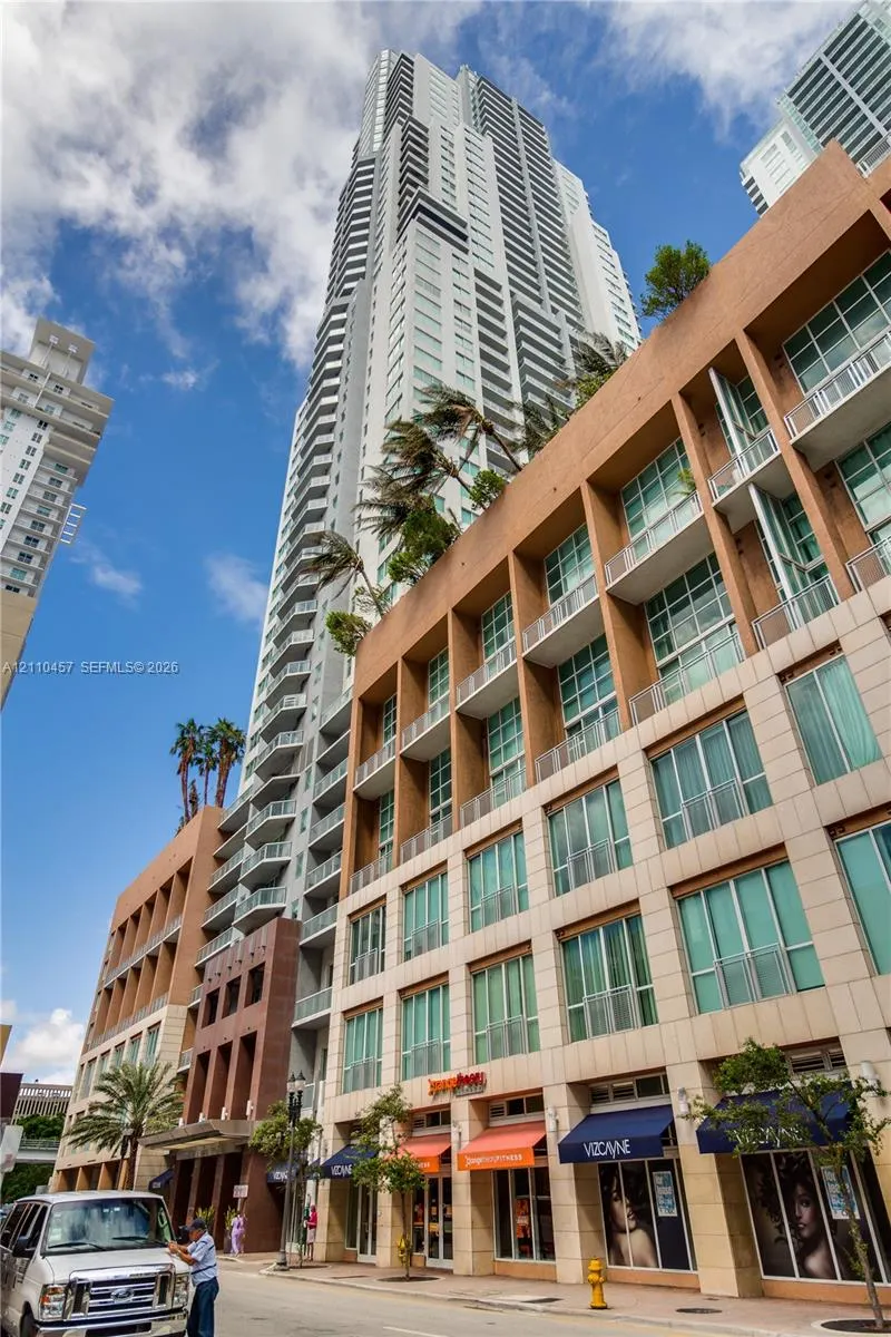 253 NE 2nd Street #3702