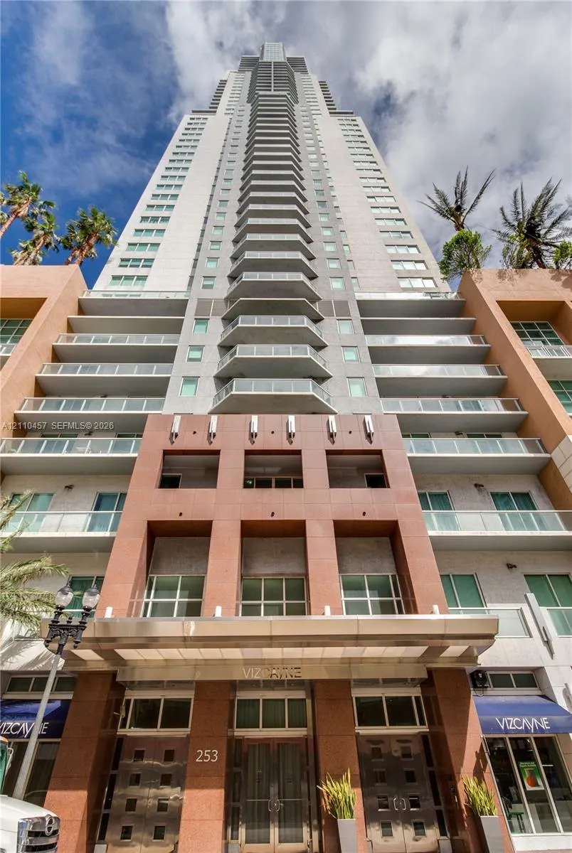 253 NE 2nd Street #3702