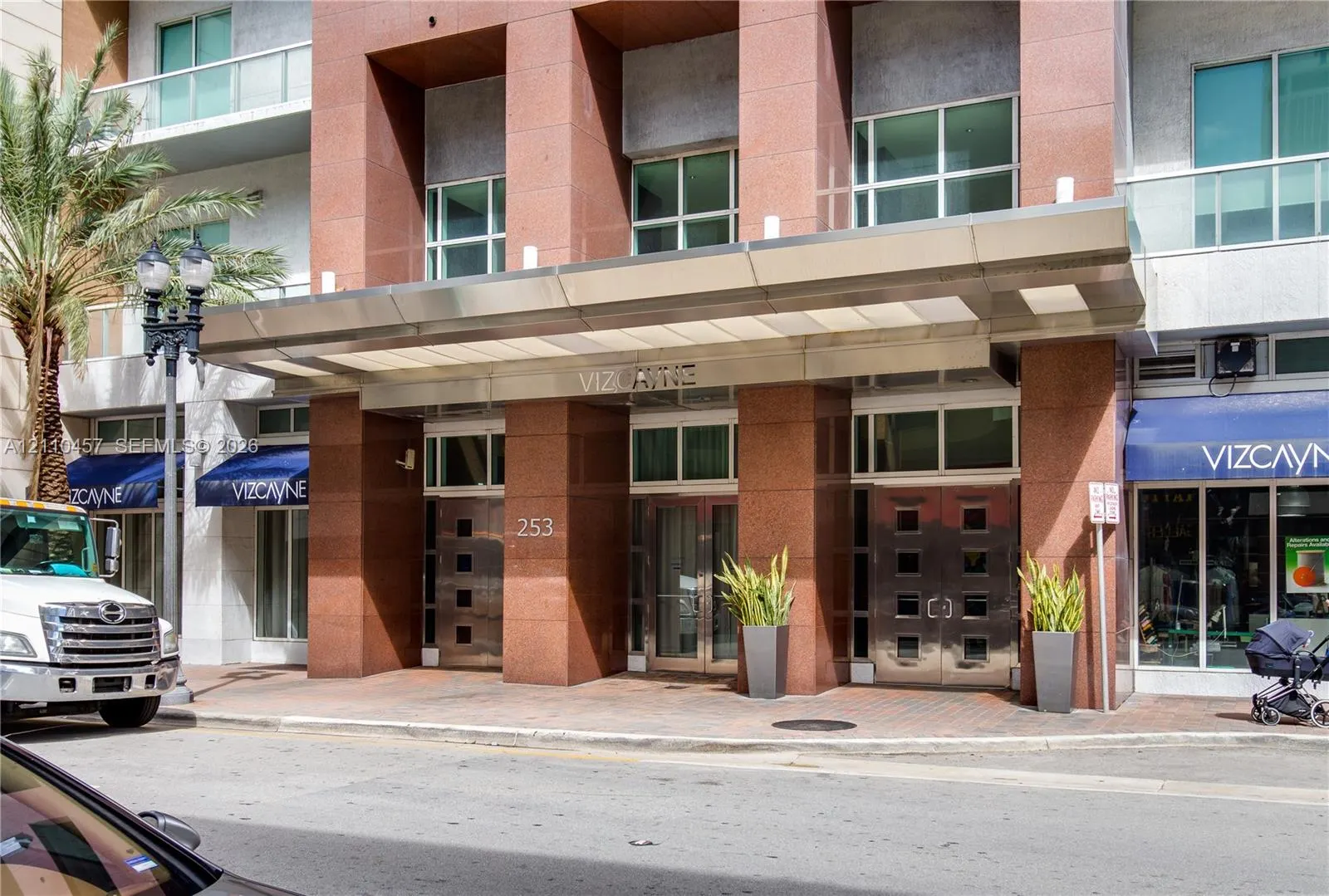 253 NE 2nd Street #3702