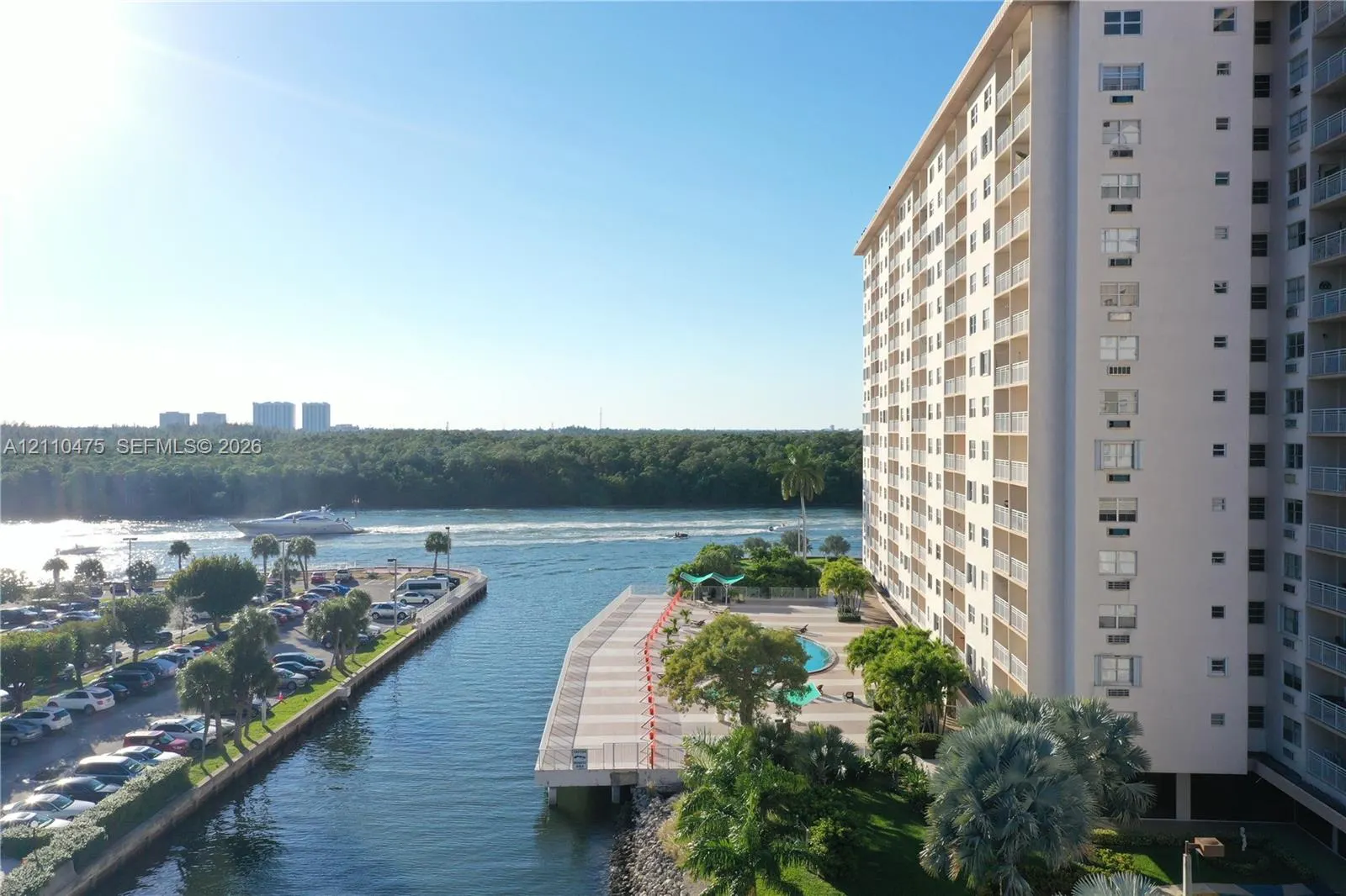400 Kings Point Drive #601