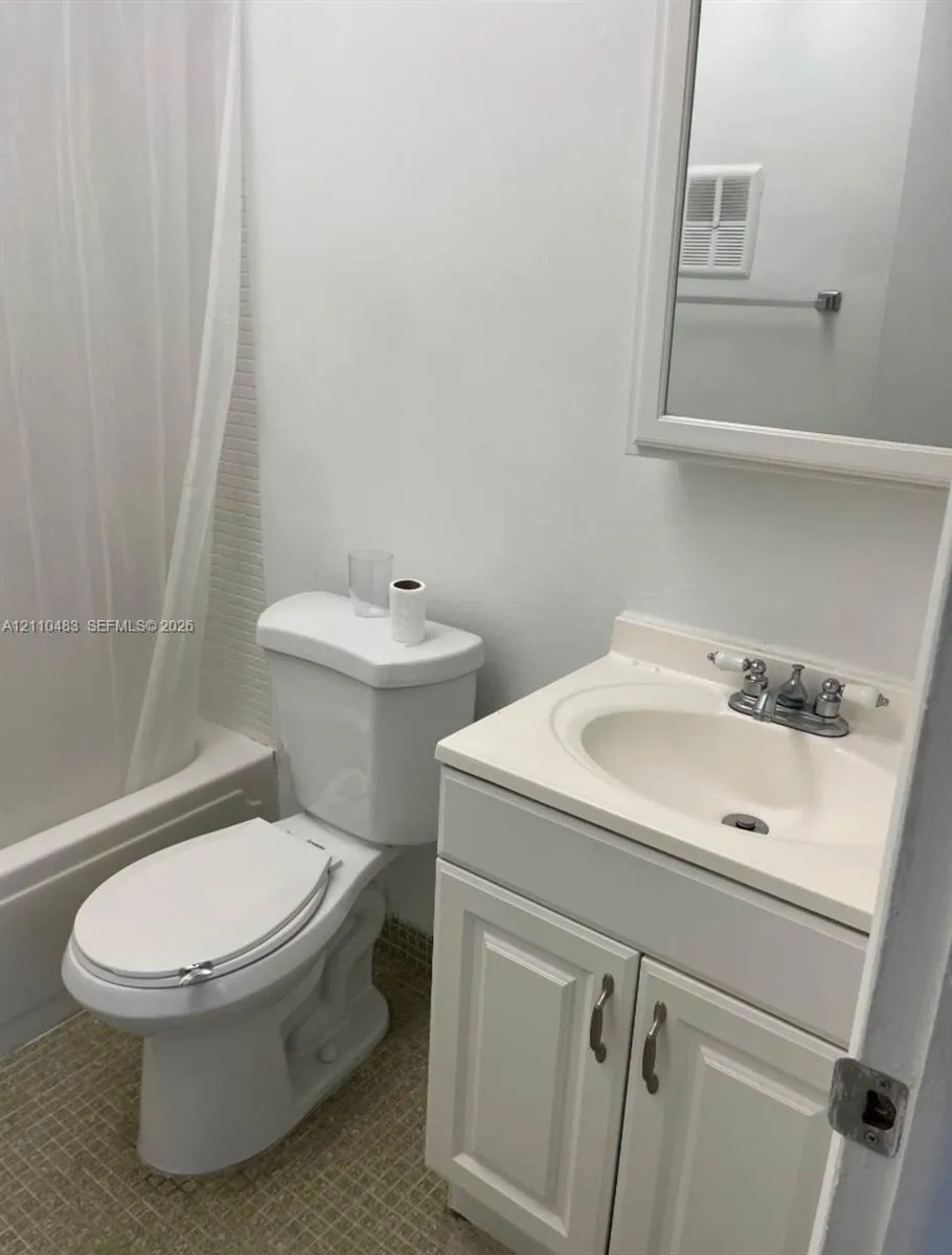 2135 SW 6th Street #3