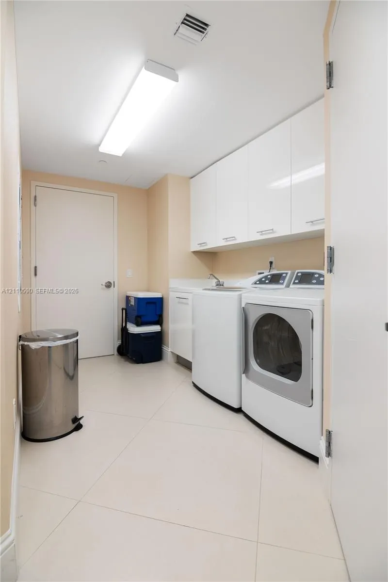 2711 S Ocean Drive #2205