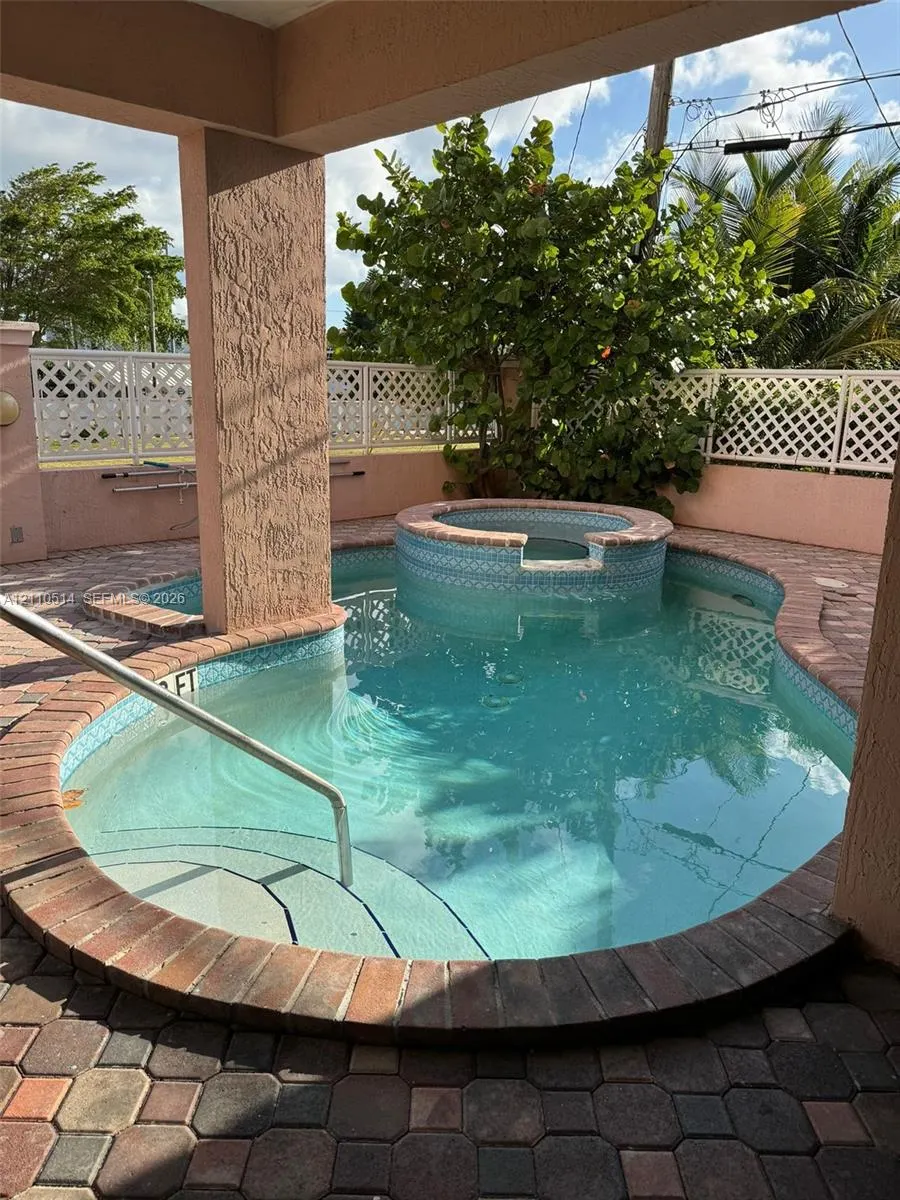 8816 Collins Avenue #304