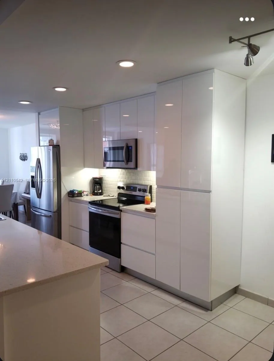 3301 NW Raleigh Street #4A