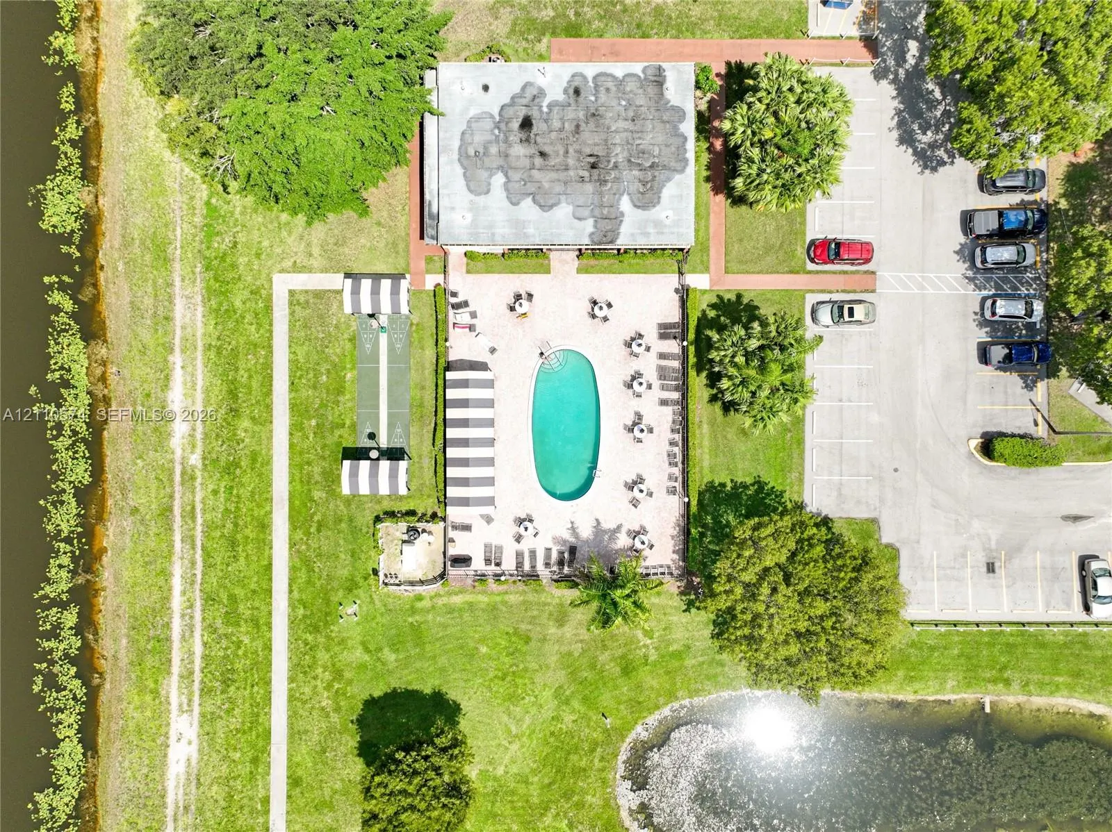 8821 Sunrise Lakes Boulevard #102