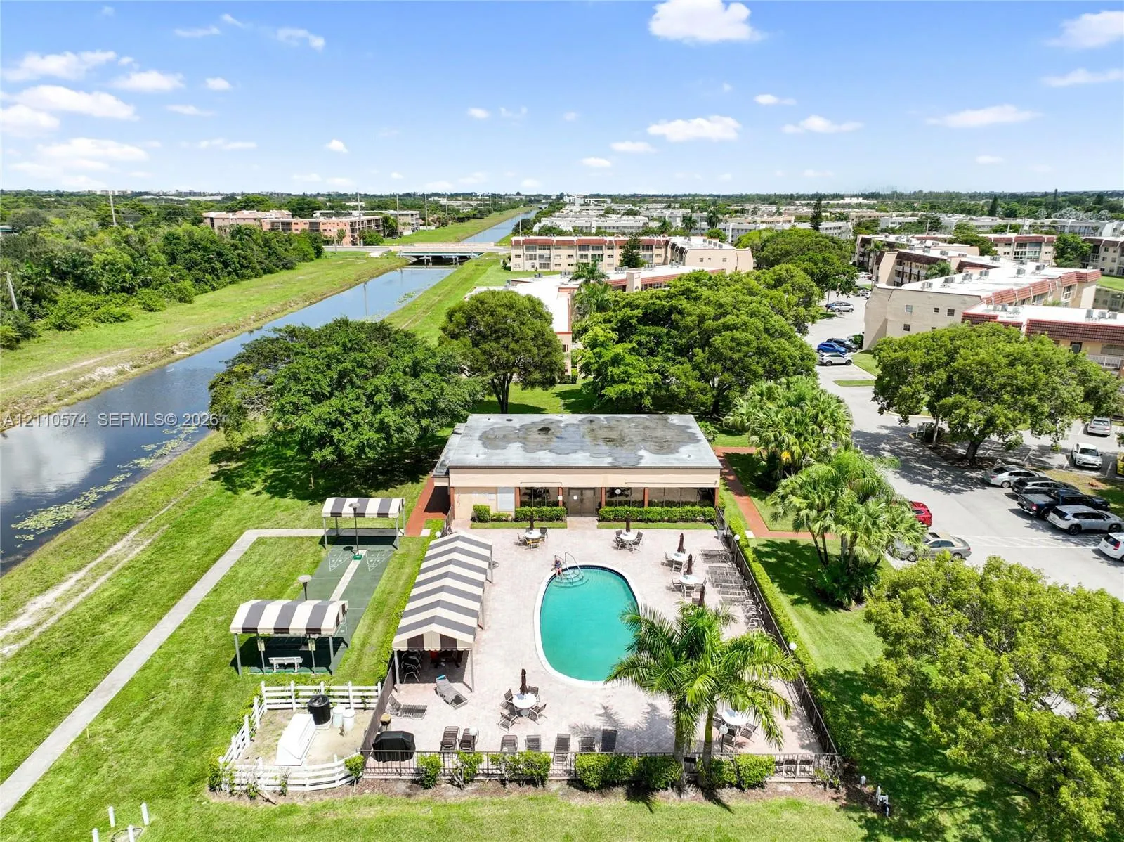 8821 Sunrise Lakes Boulevard #102