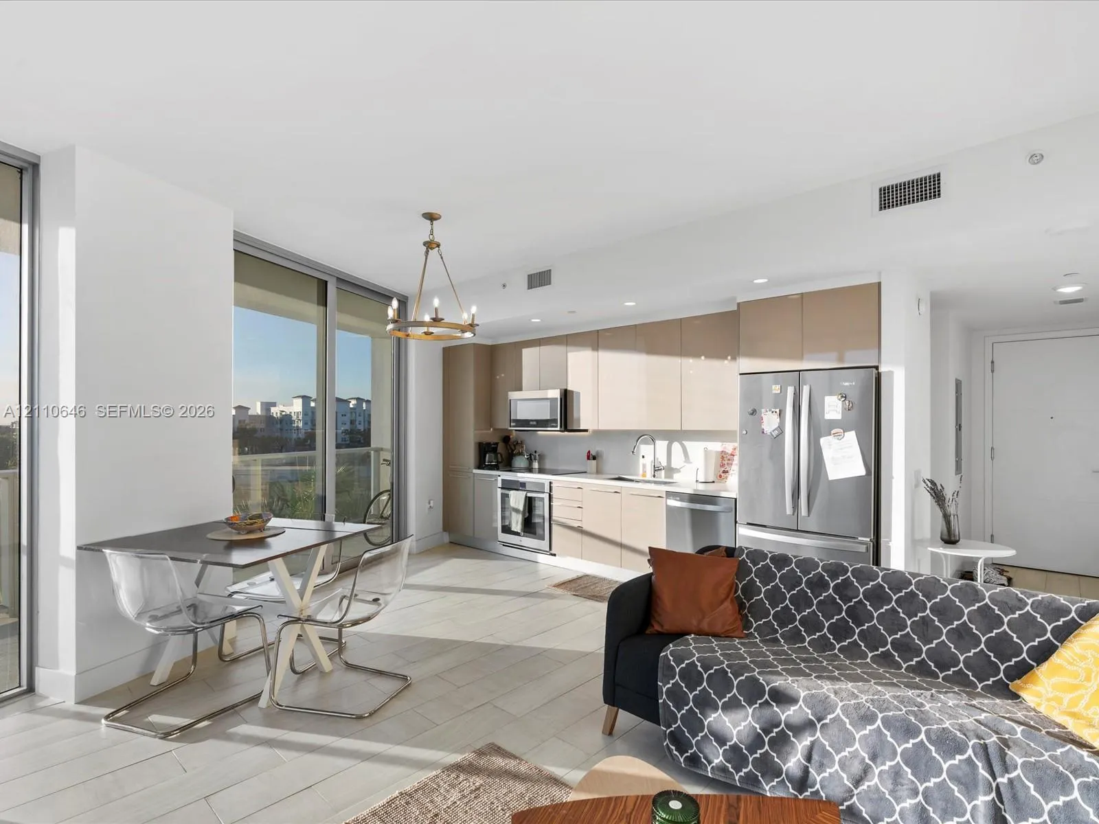 2000 Metropica Way #404