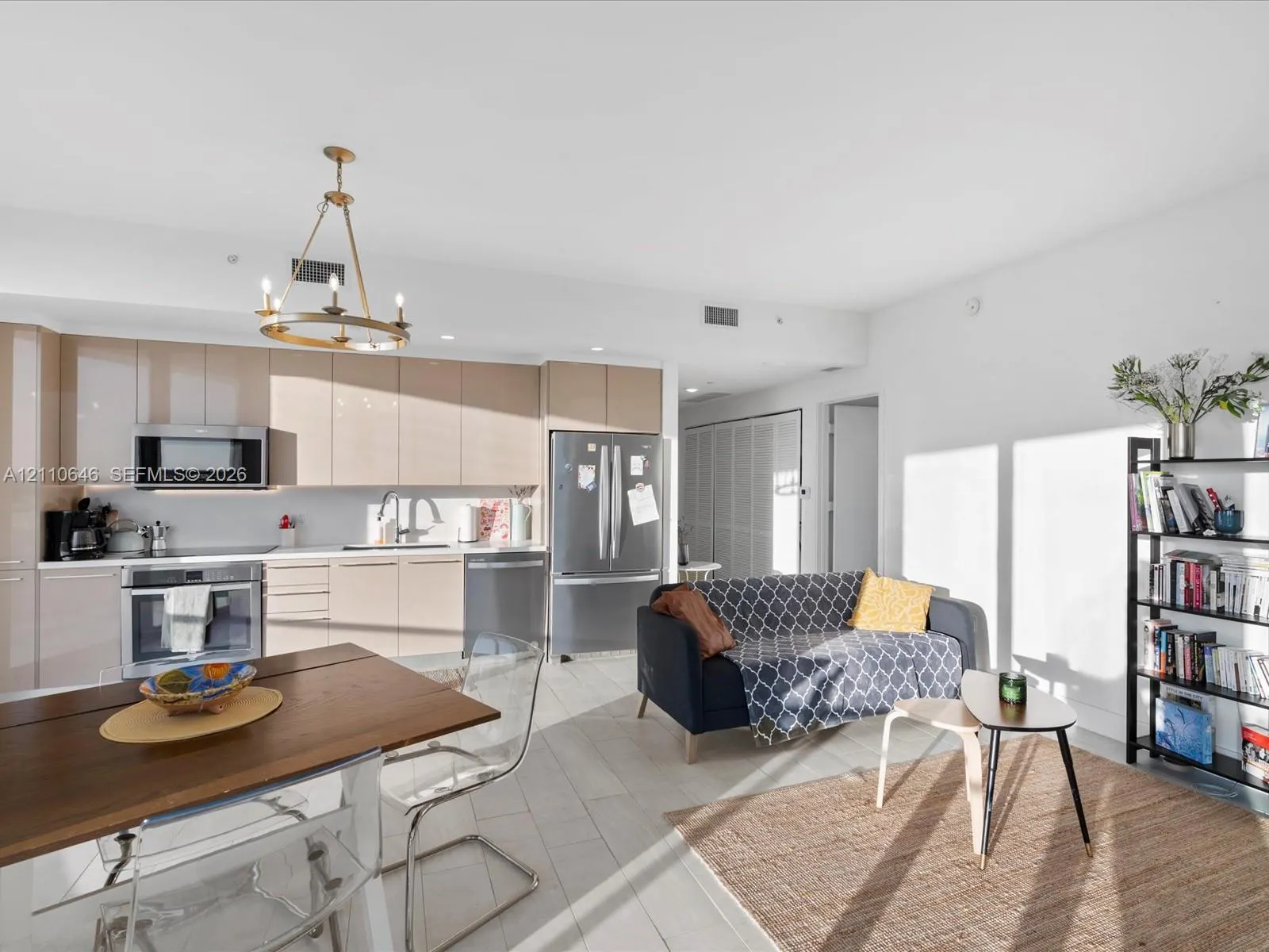 2000 Metropica Way #404