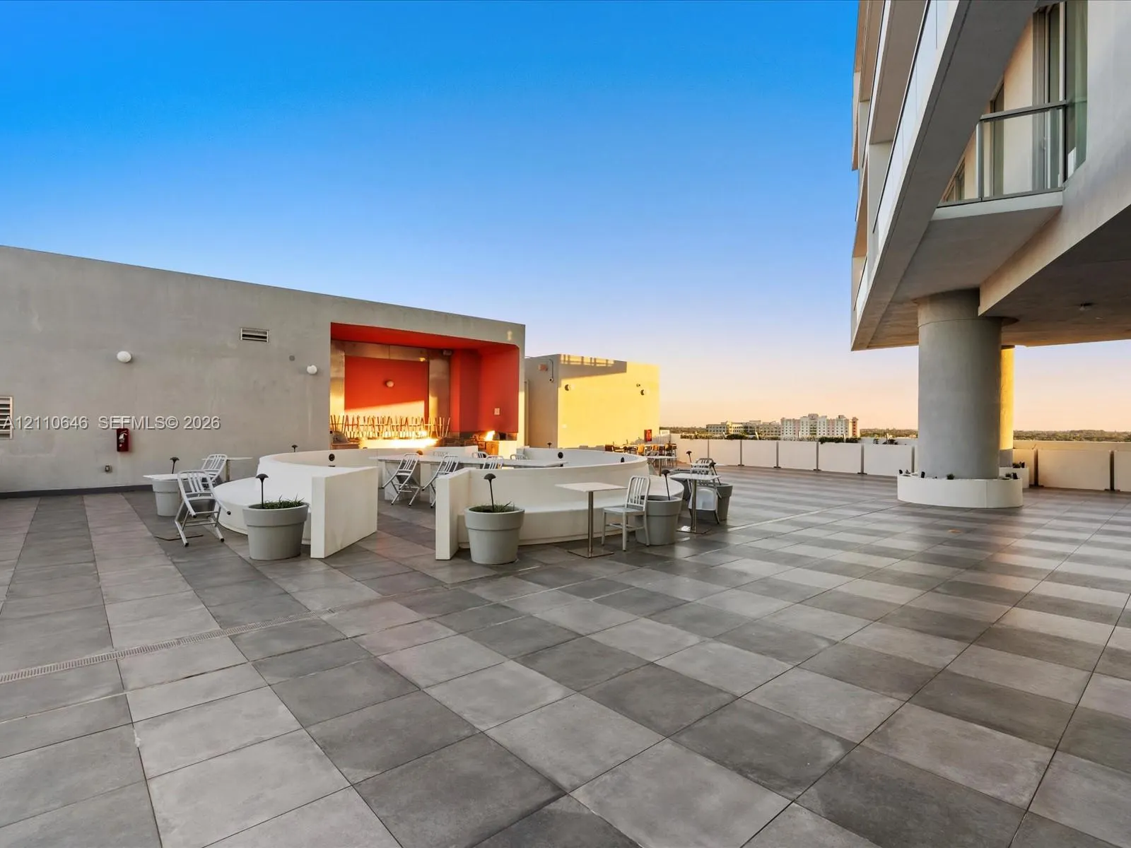 2000 Metropica Way #404