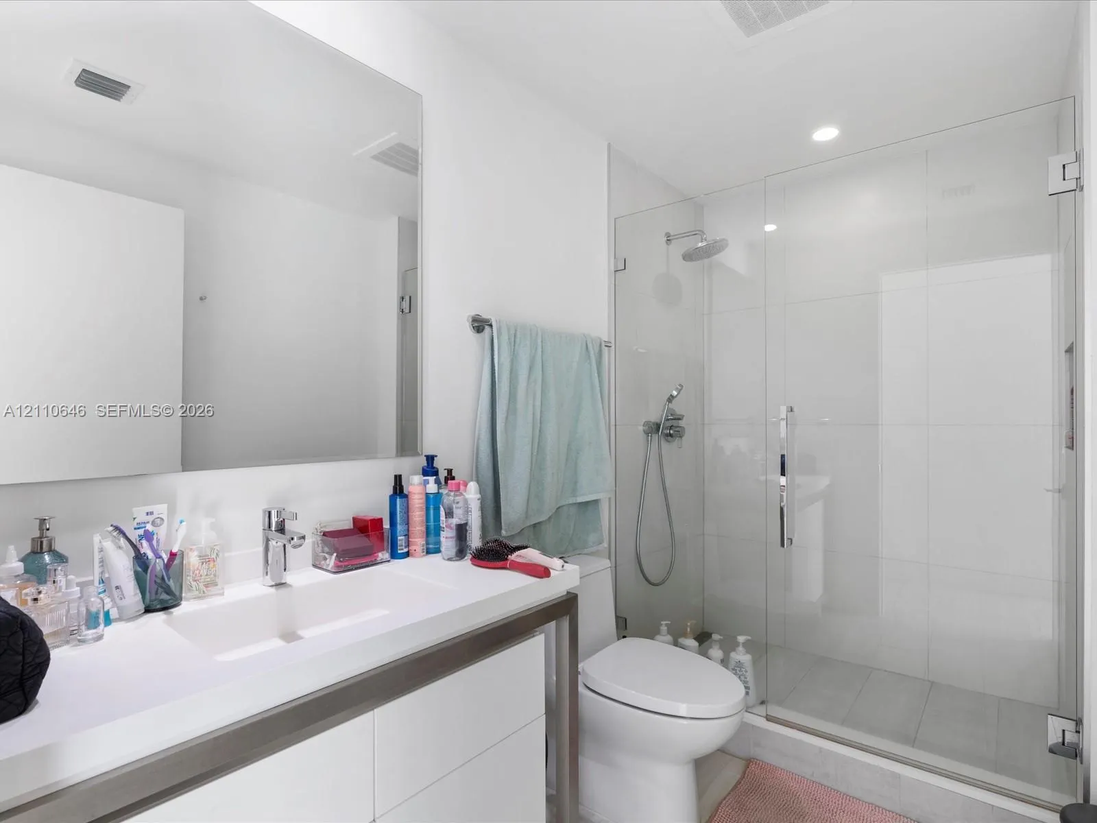 2000 Metropica Way #404