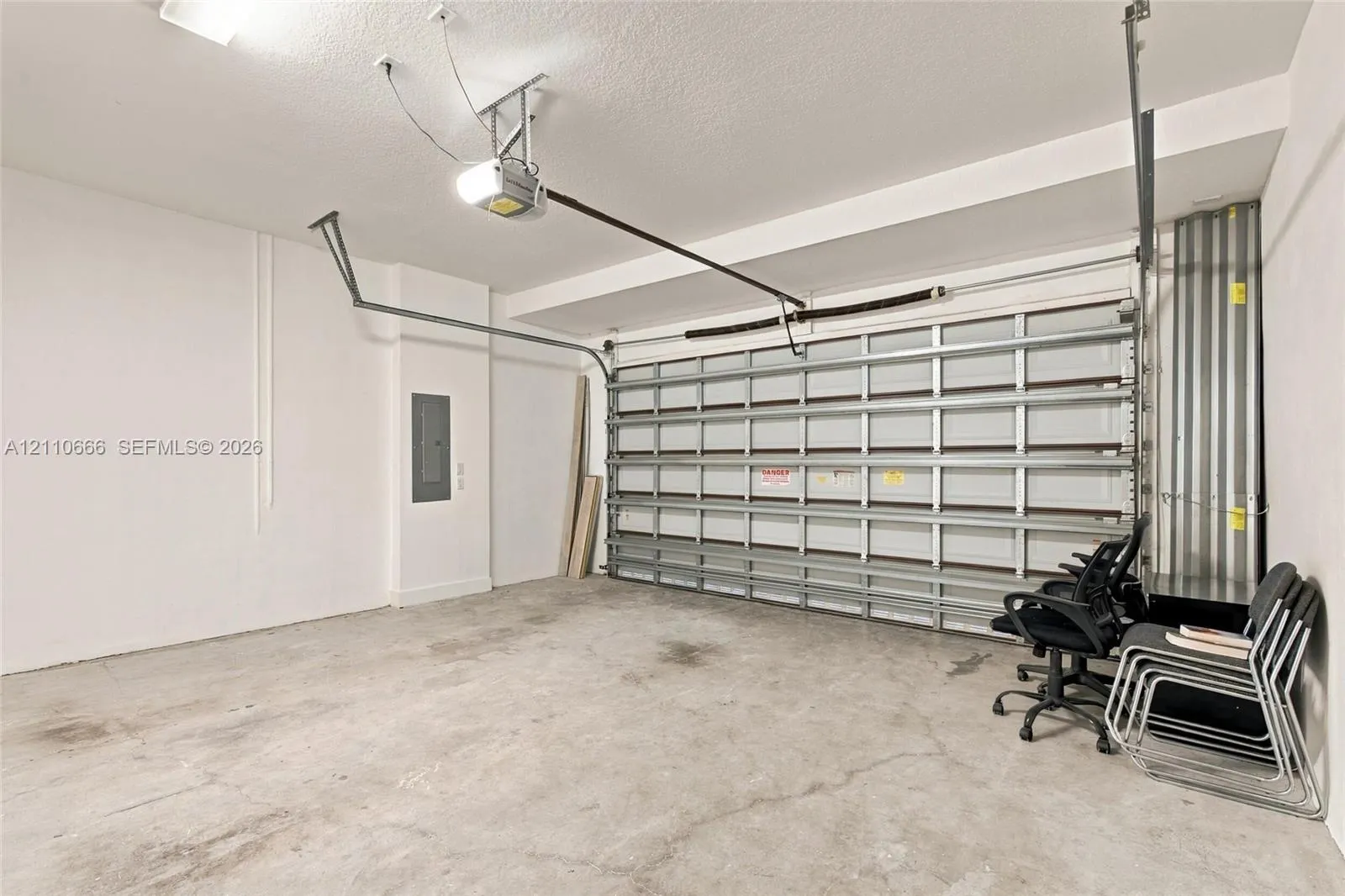 3293 W 98th Place