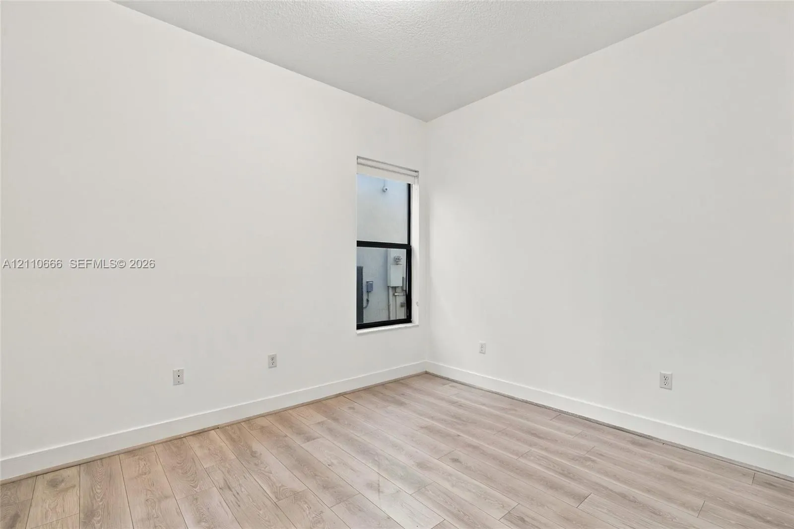 3293 W 98th Place