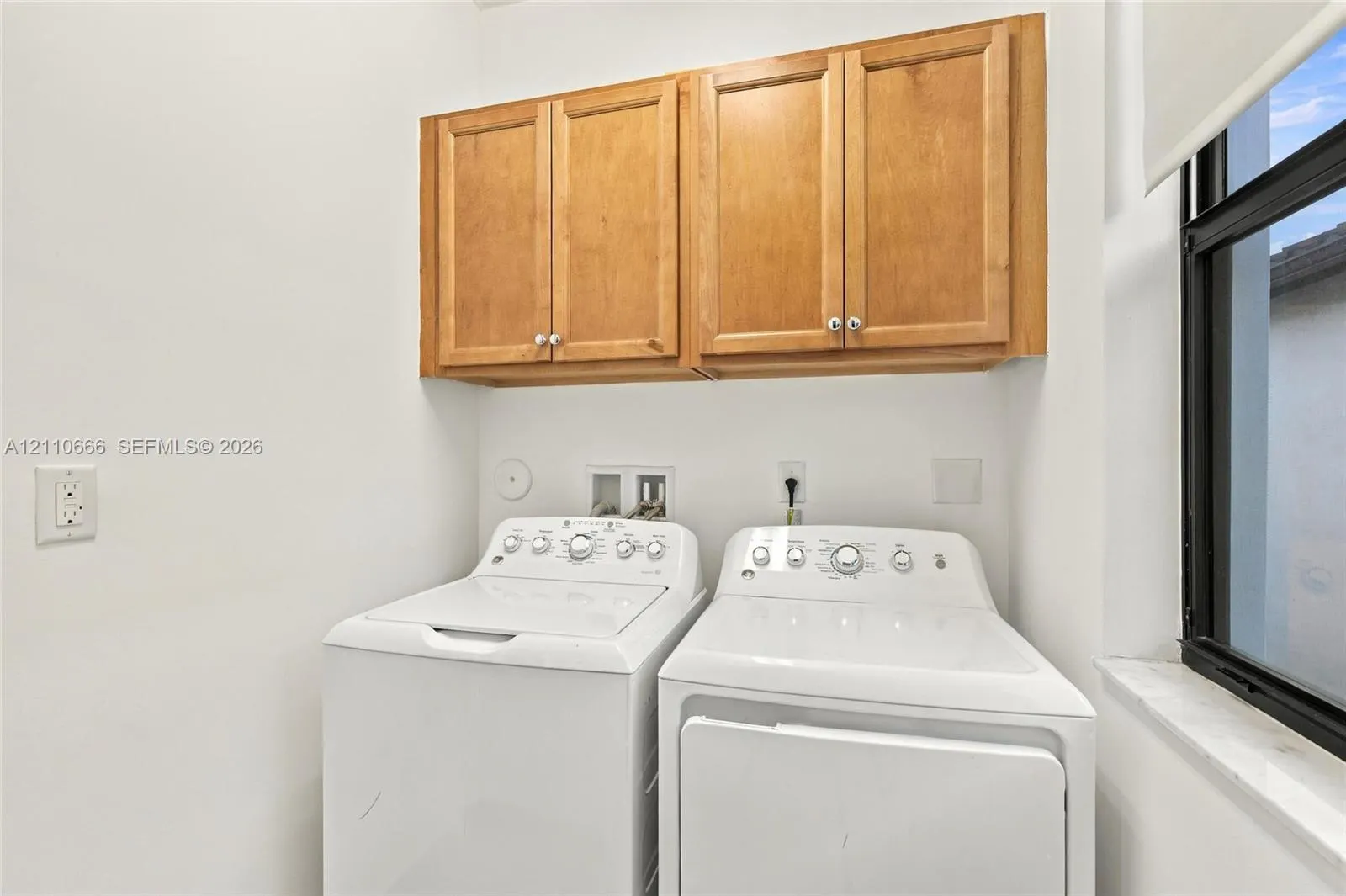 3293 W 98th Place