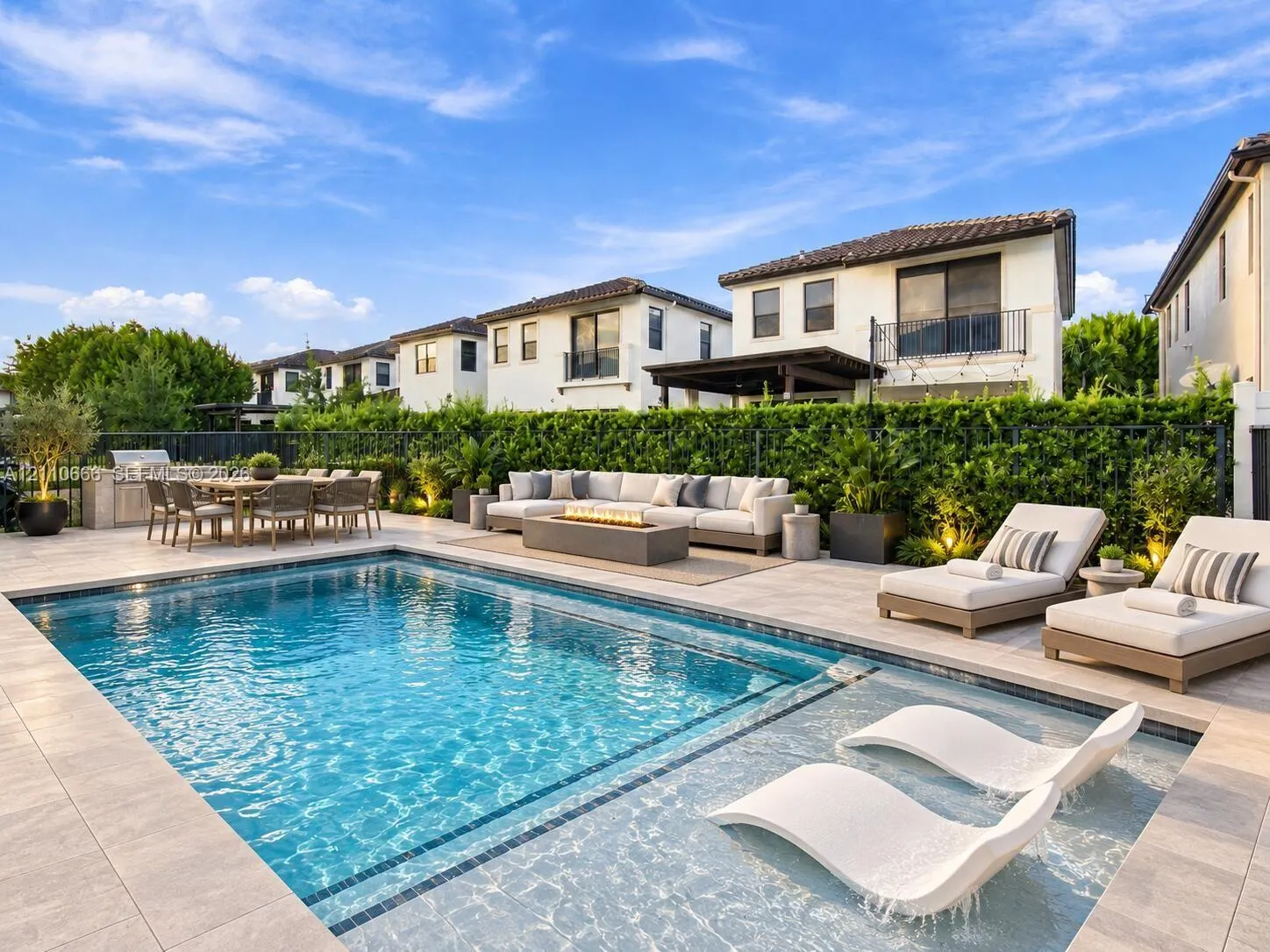3293 W 98th Place