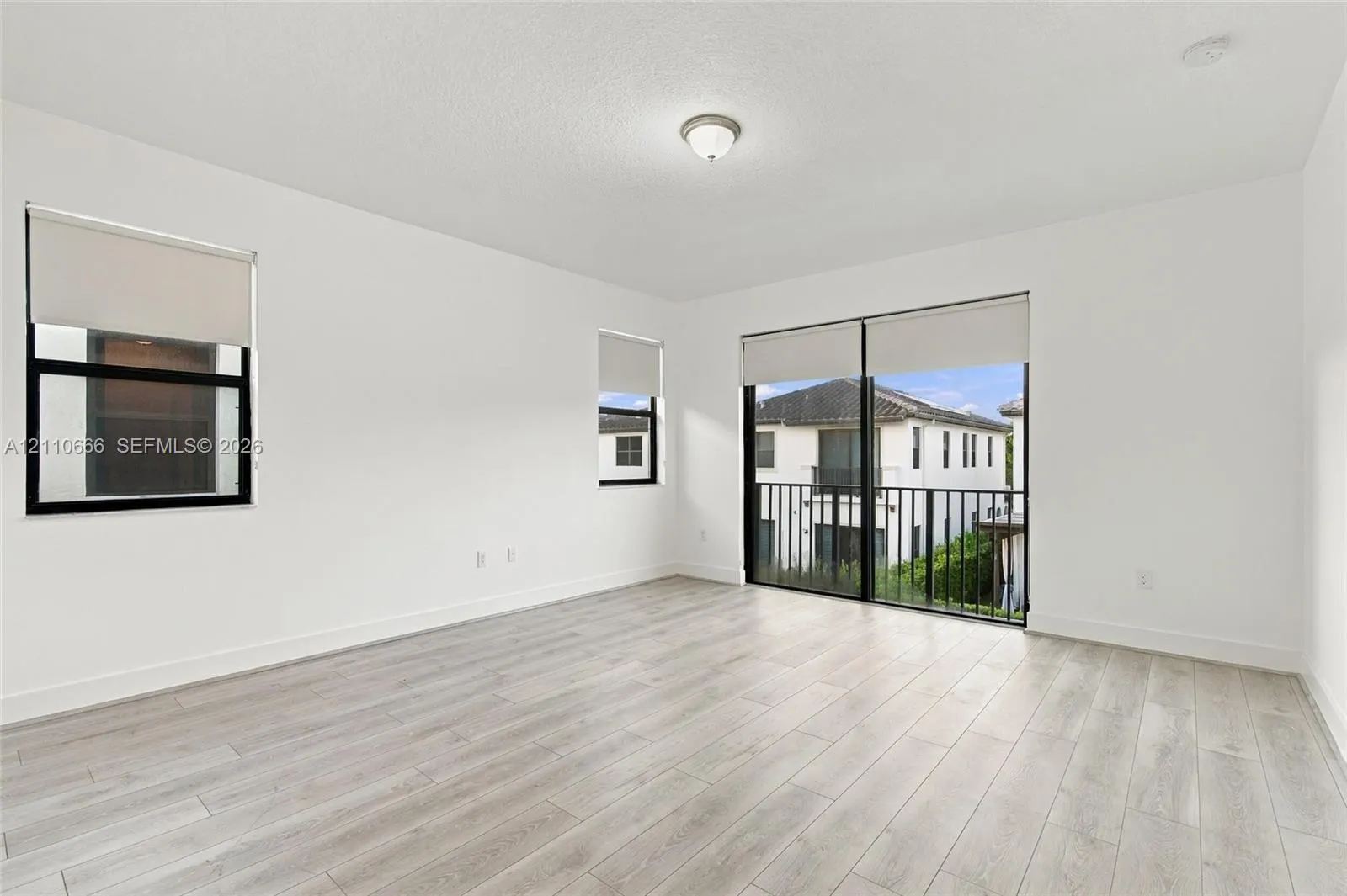 3293 W 98th Place