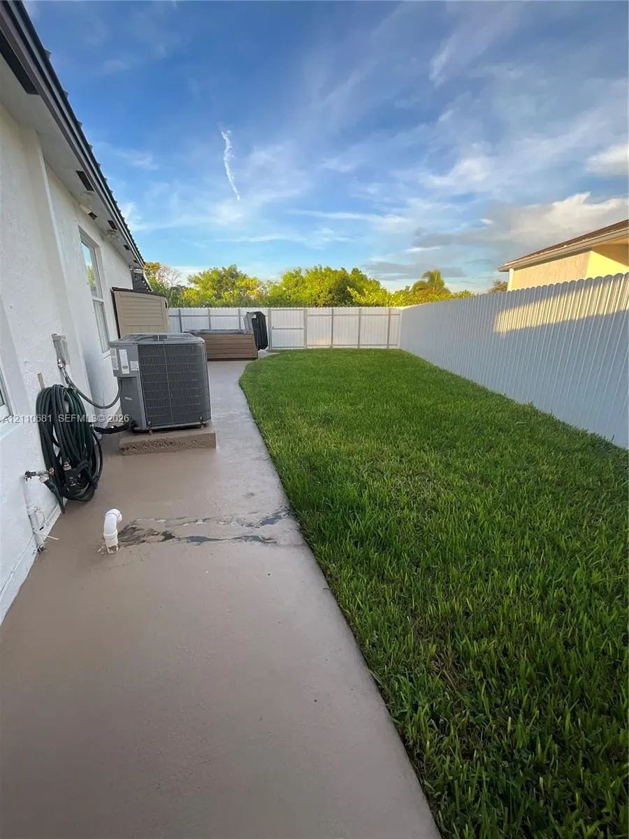 25627 SW 125th Place