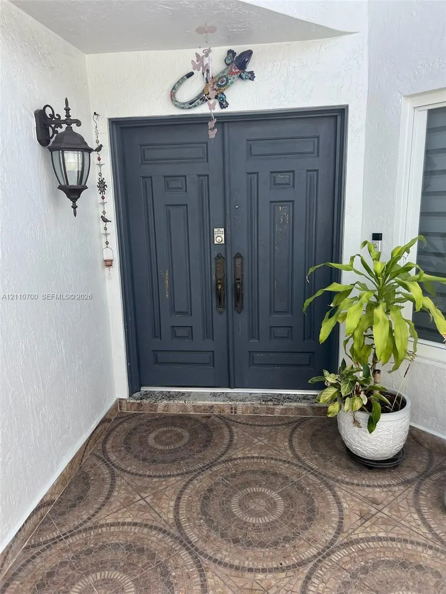 5861 SW 149th Court