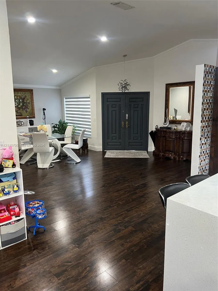 5861 SW 149th Court
