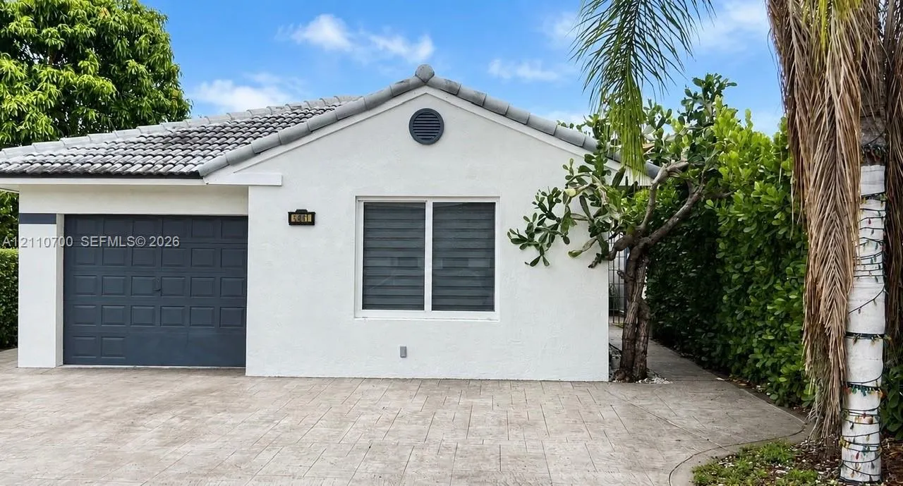 5861 SW 149th Court