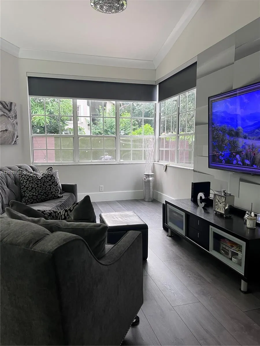 1371 Bayview Circle