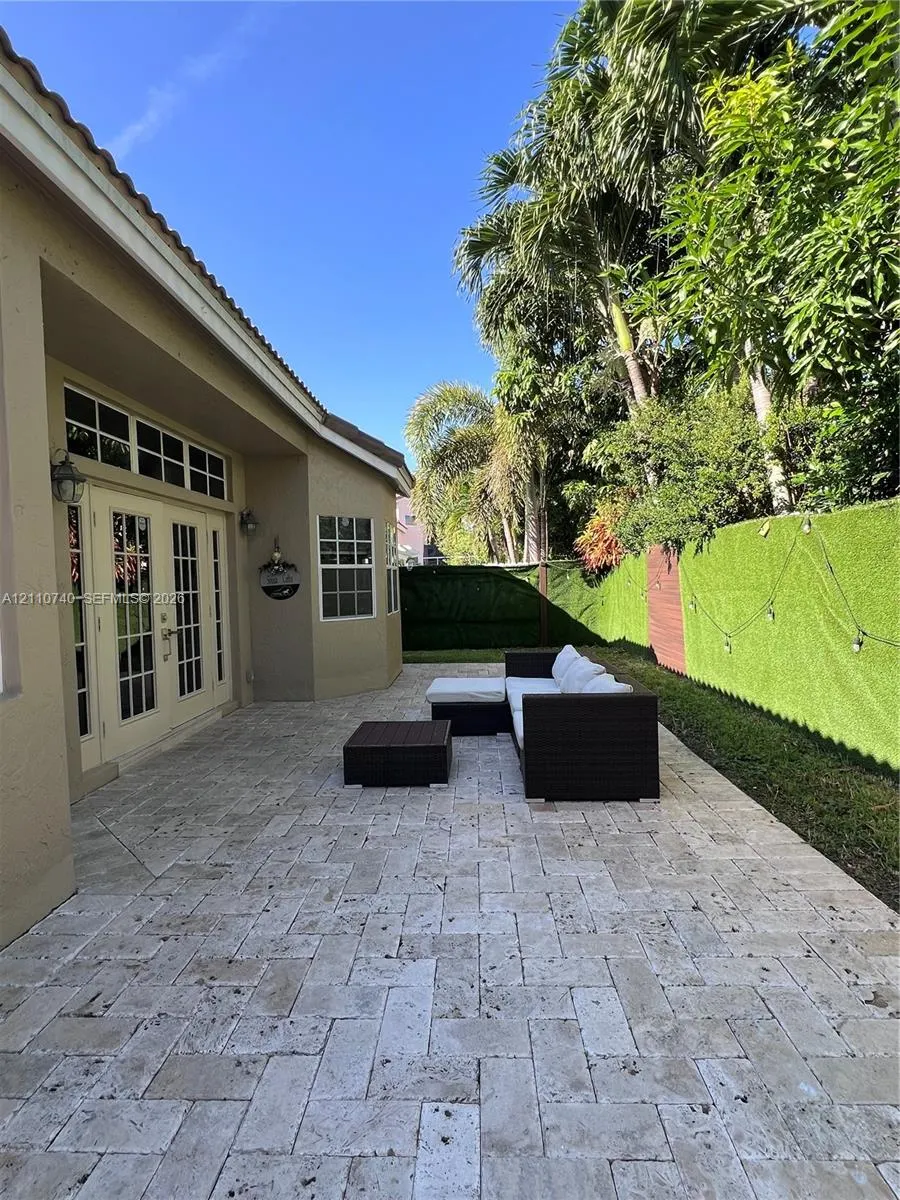 1371 Bayview Circle