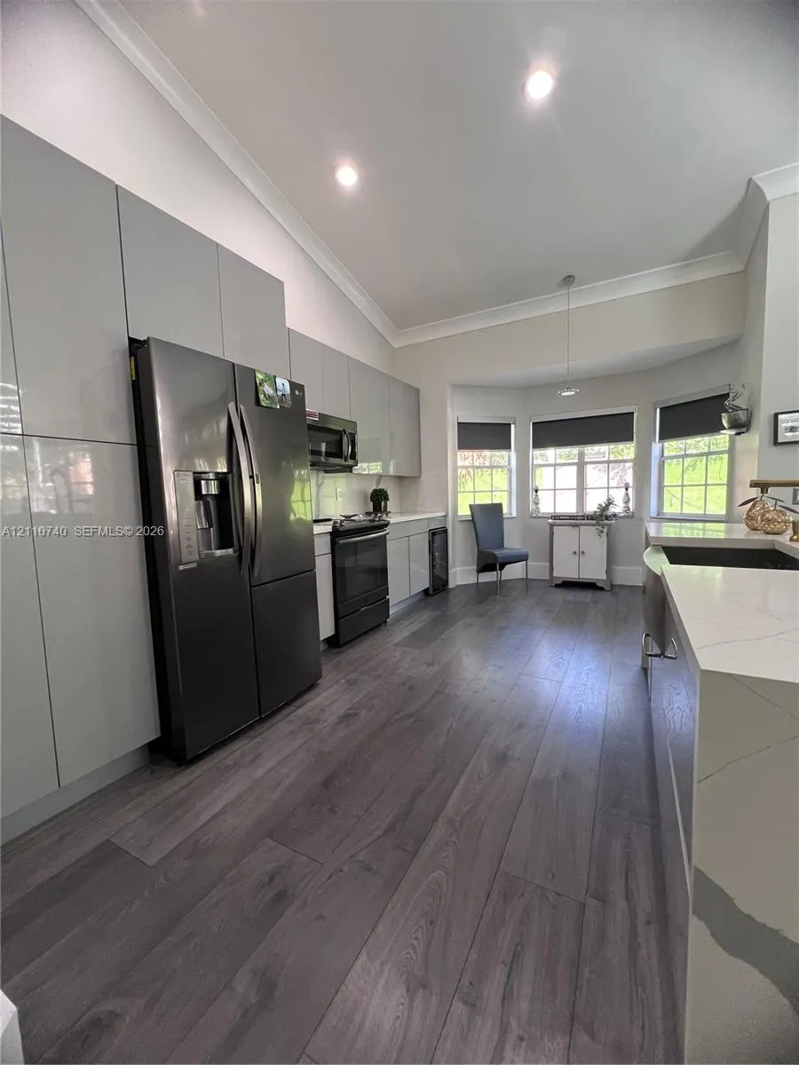 1371 Bayview Circle
