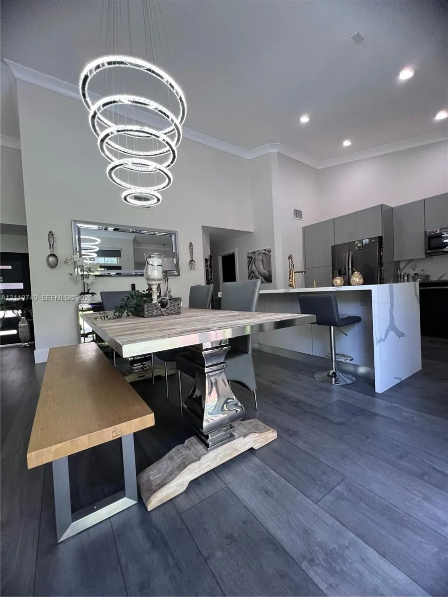 1371 Bayview Circle