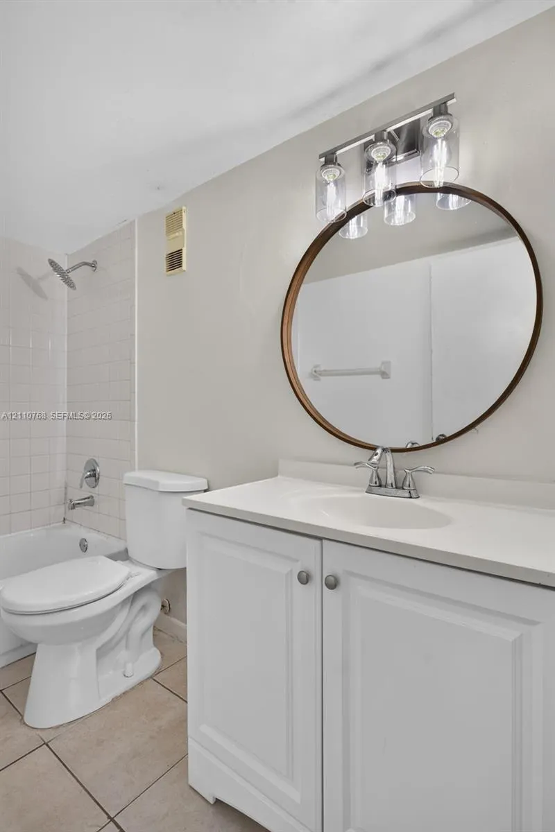 2070 NW 43rd Terrace #7