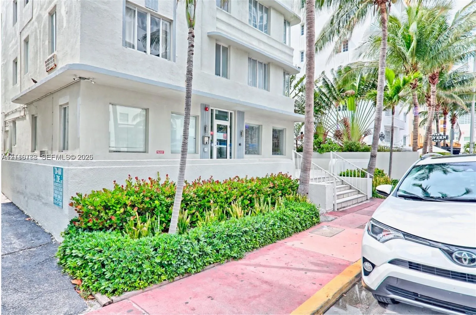 3710 Collins Avenue #N-202