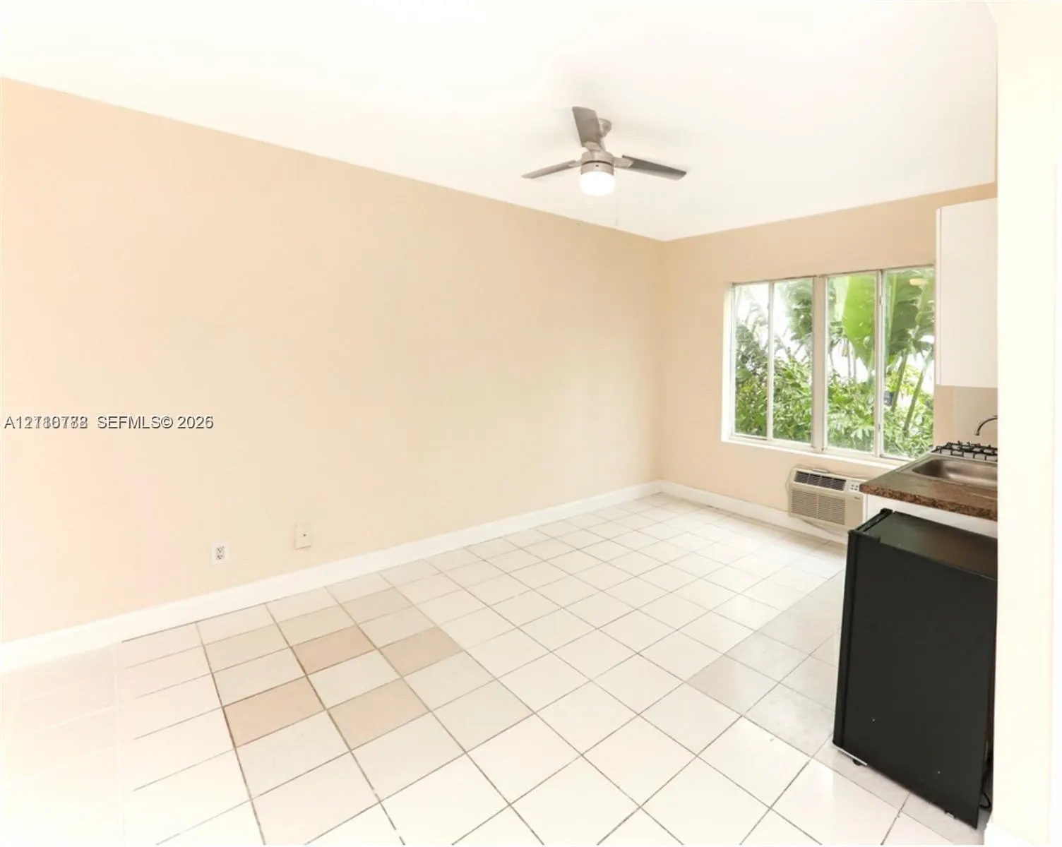 3710 Collins Avenue #N-202