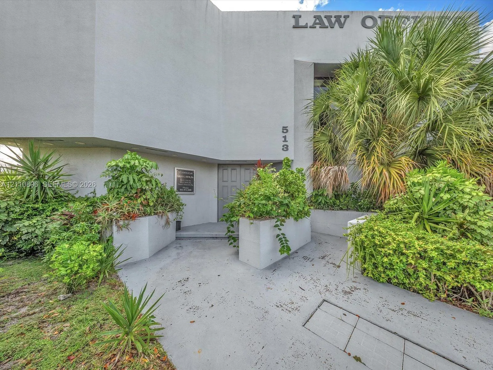 513 N State Road 7