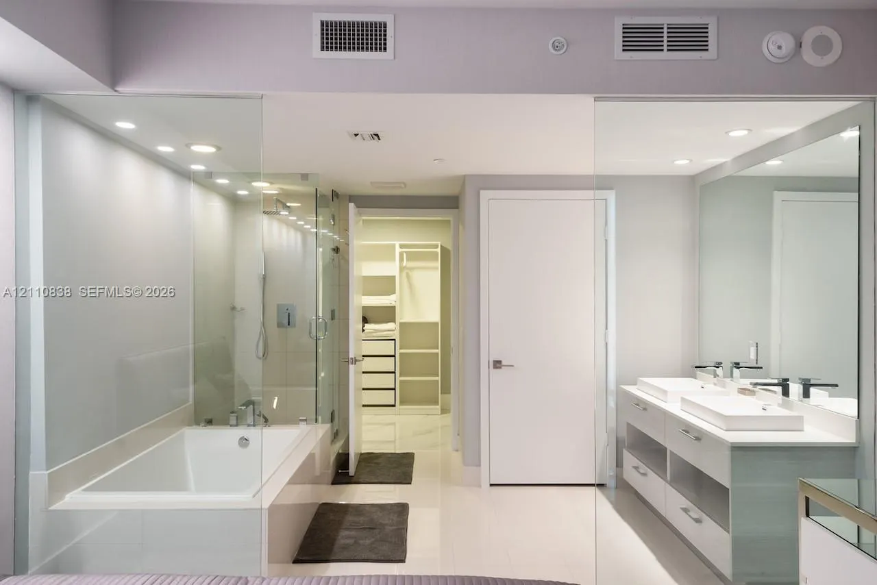 650 NE 32nd Street #3504