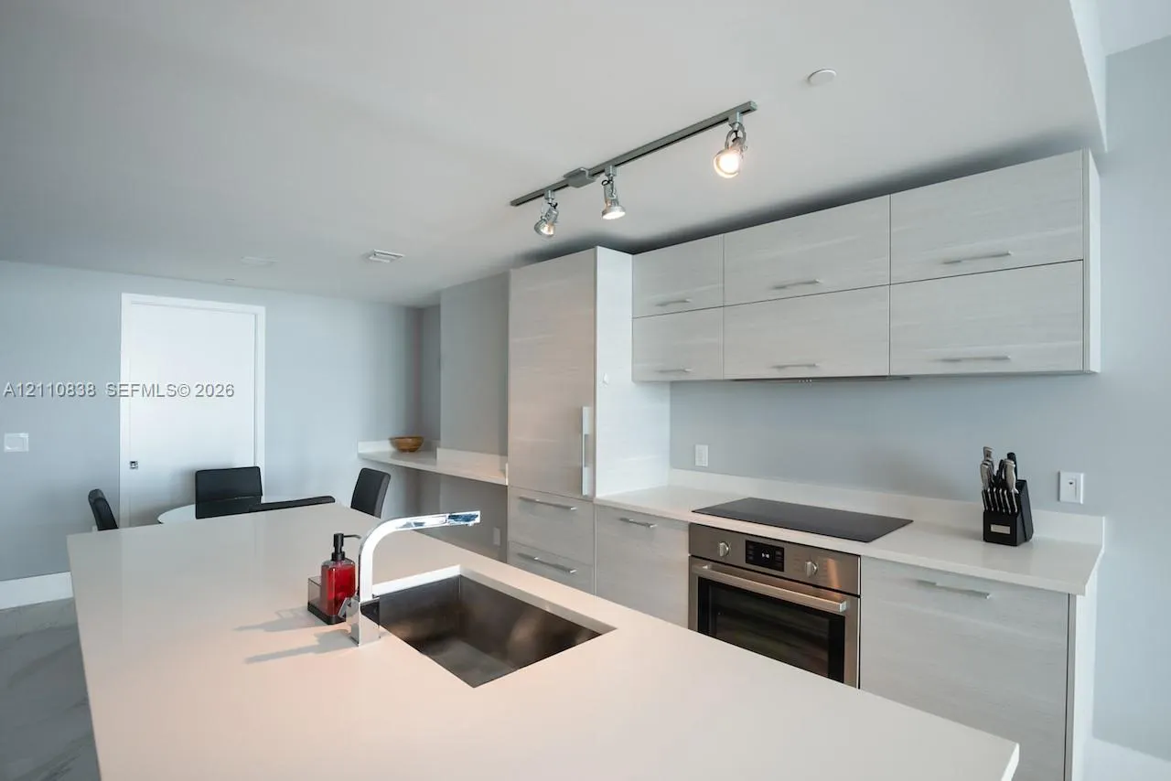 650 NE 32nd Street #3504