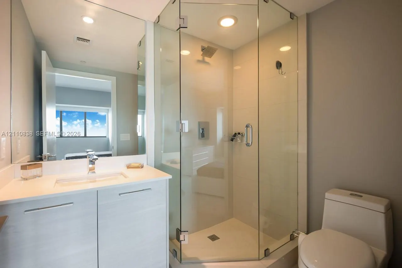 650 NE 32nd Street #3504