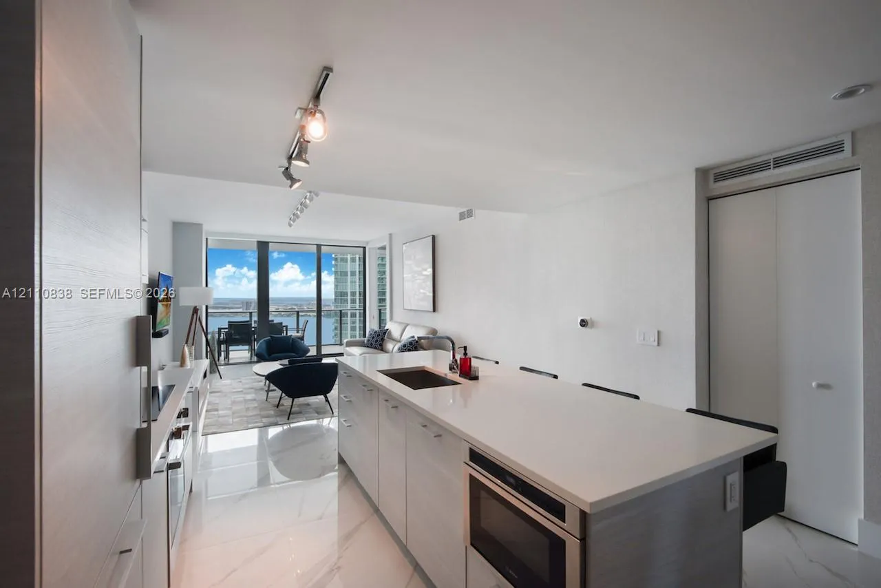 650 NE 32nd Street #3504