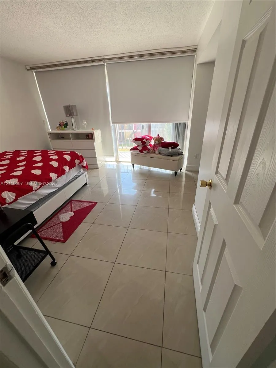 9240 Fontainebleau Boulevard #207