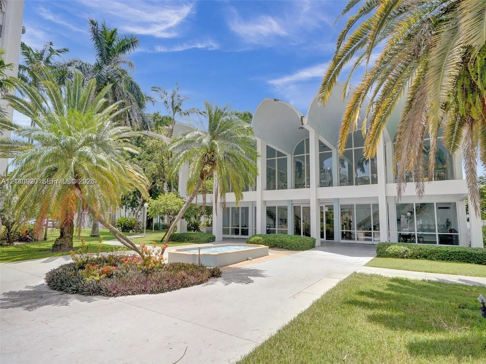 486 NW 165th St Road #B-305