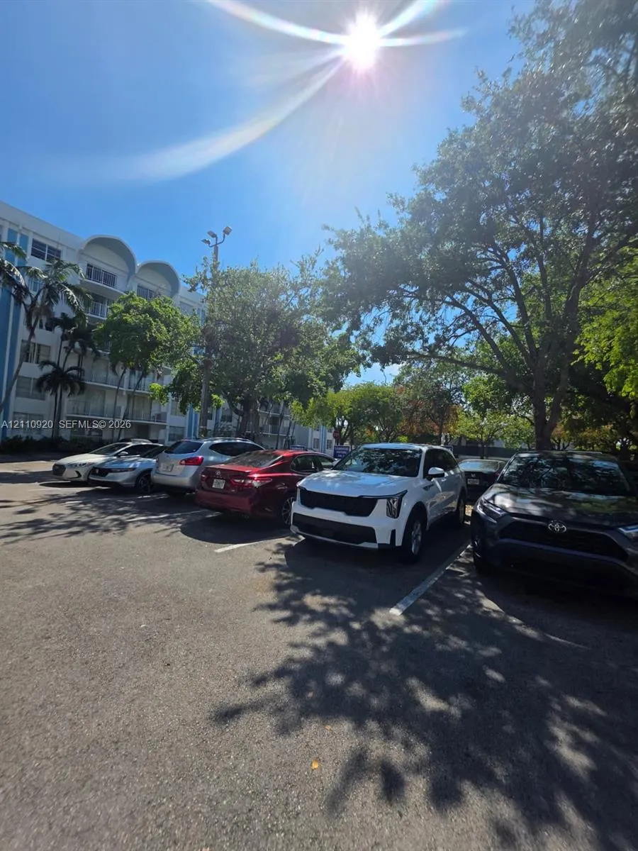 486 NW 165th St Road #B-305