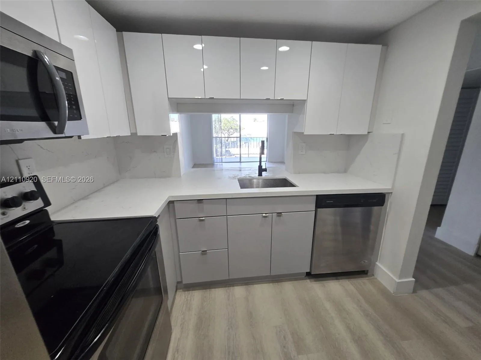 486 NW 165th St Road #B-305